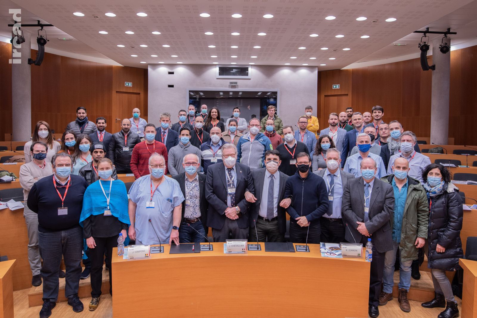 Grupo de cirujanos en el auditorio del IRCAD, Estrasburgo